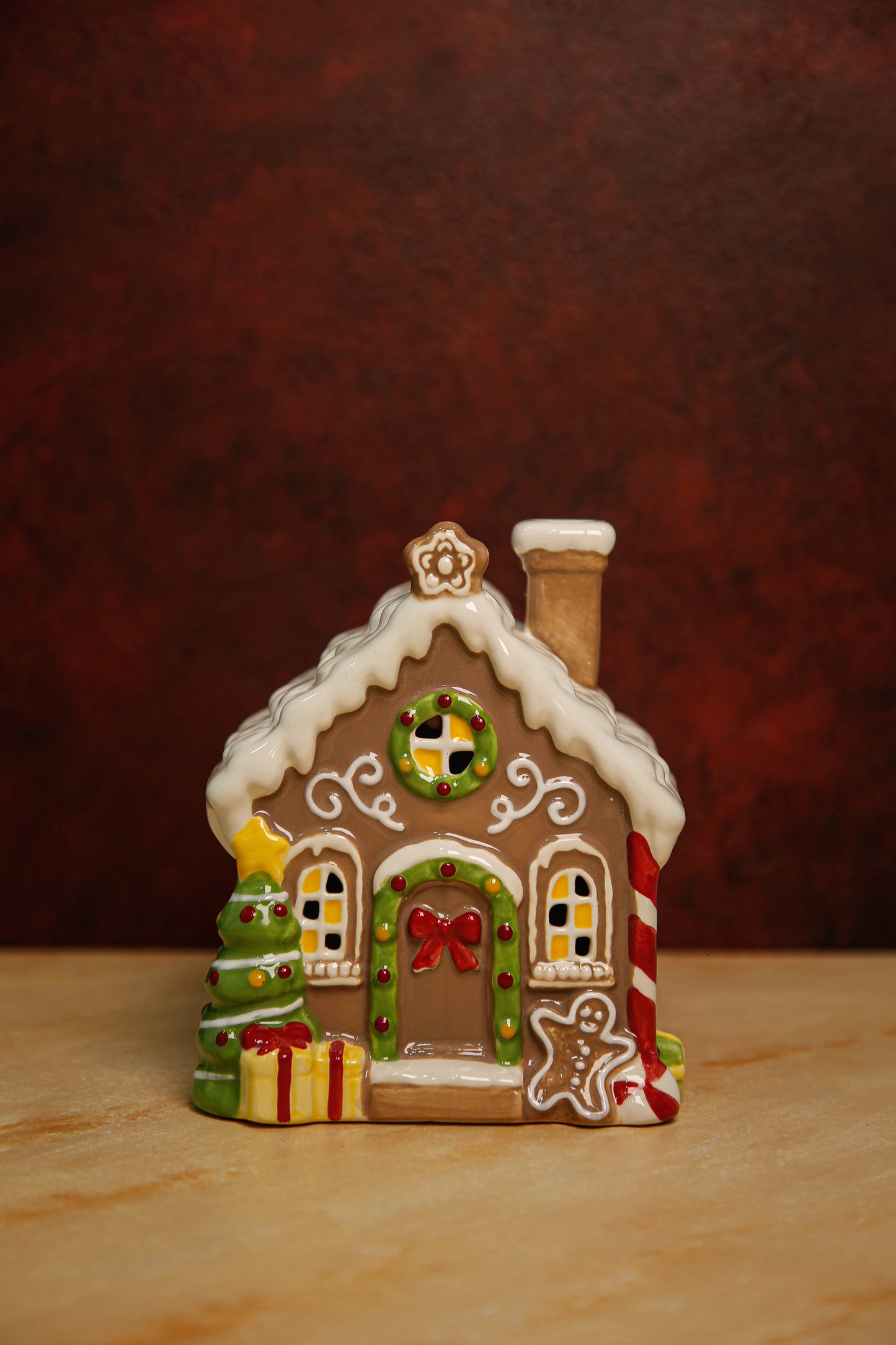 Ceramic decorative gingerbread house