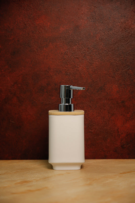 Whitewood soap dispenser